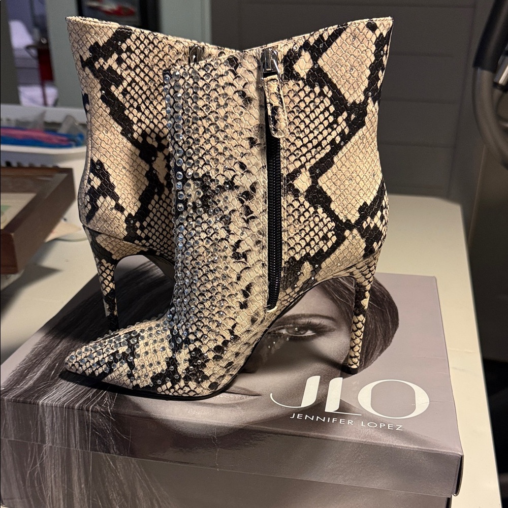 Jennifer Lopez Black and Cream Heeled Boots